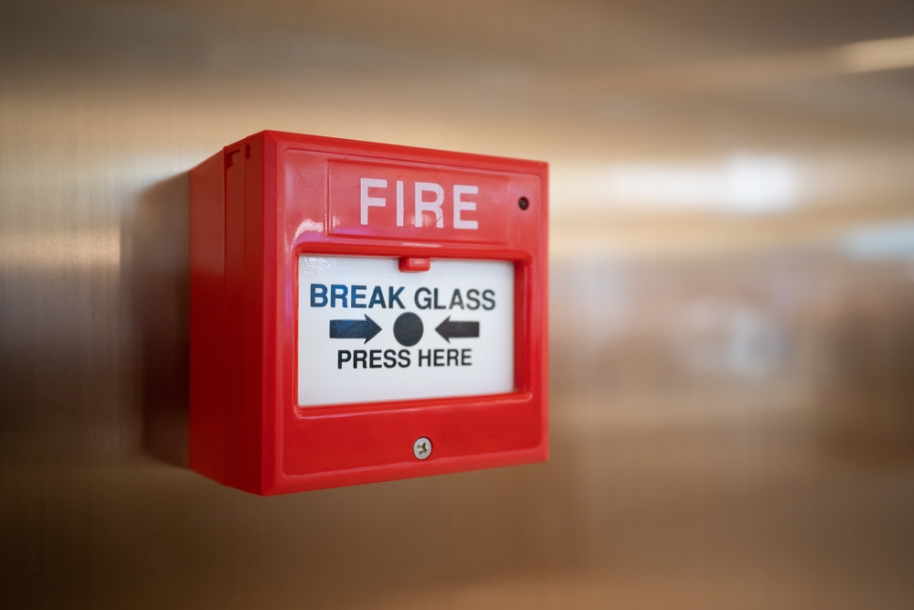 Fire,Alarm,Switch,On,The,Wall,In,Shopping,Mall.
